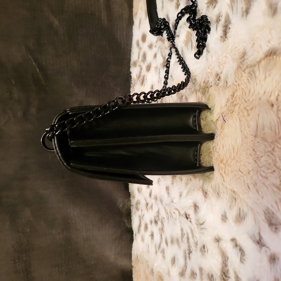 Fashion Handbag Black Vegan Leather Crossbody NWOT - Picture 2 of 8